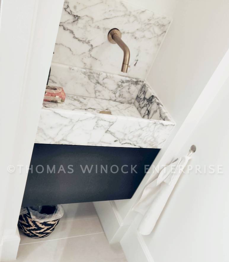 rénovation d'un WC avec lave main lavabo à Carry le Rouet