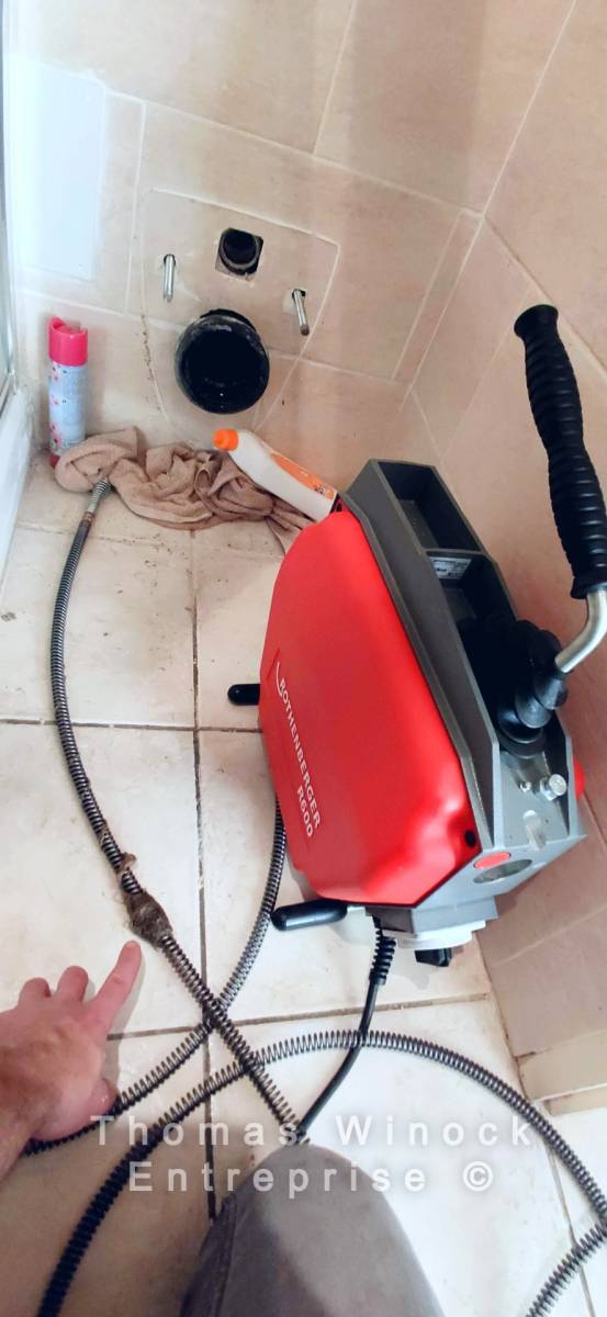 Thomas winock entreprise pour débouchage de  vos canalisation de wc sur Martigues