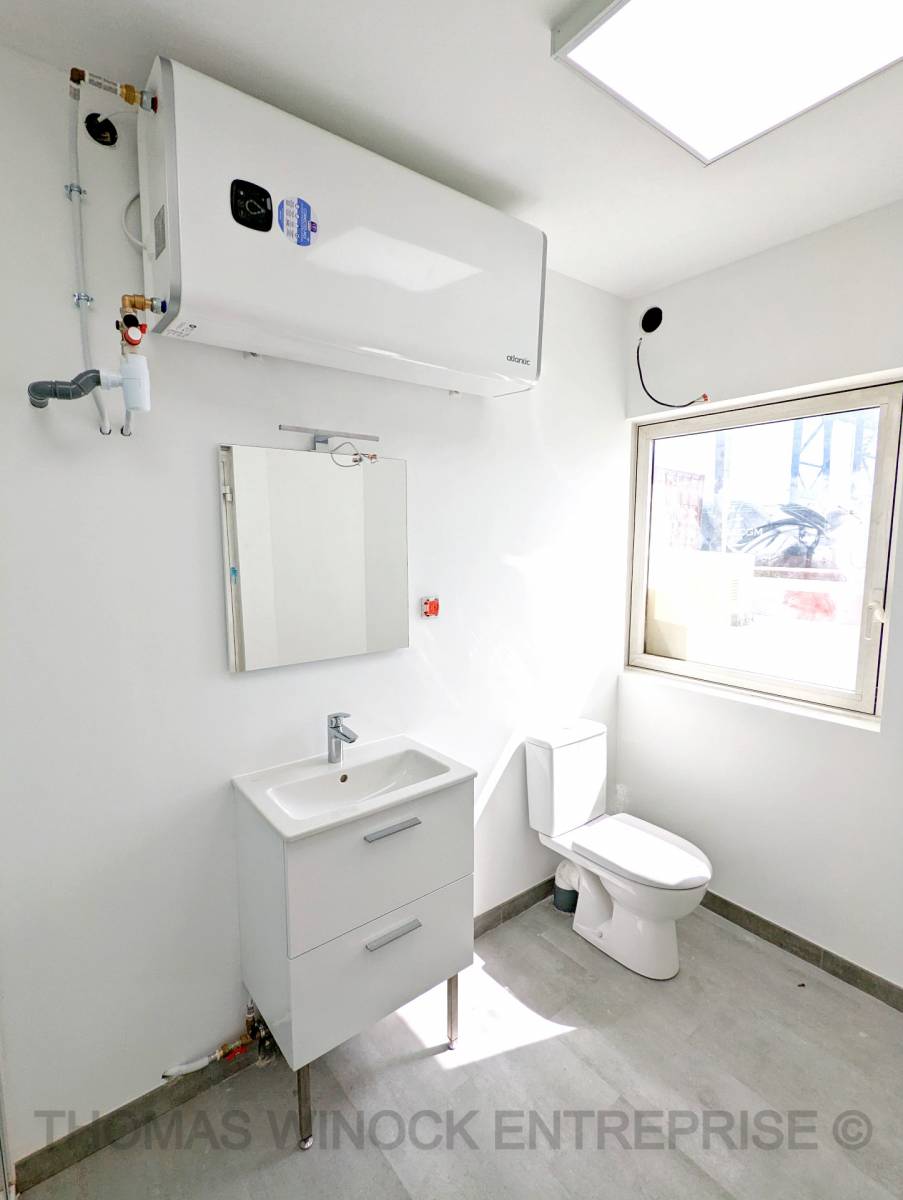 Création de salle de bain à Martigues par Thomas WInock Entreprise