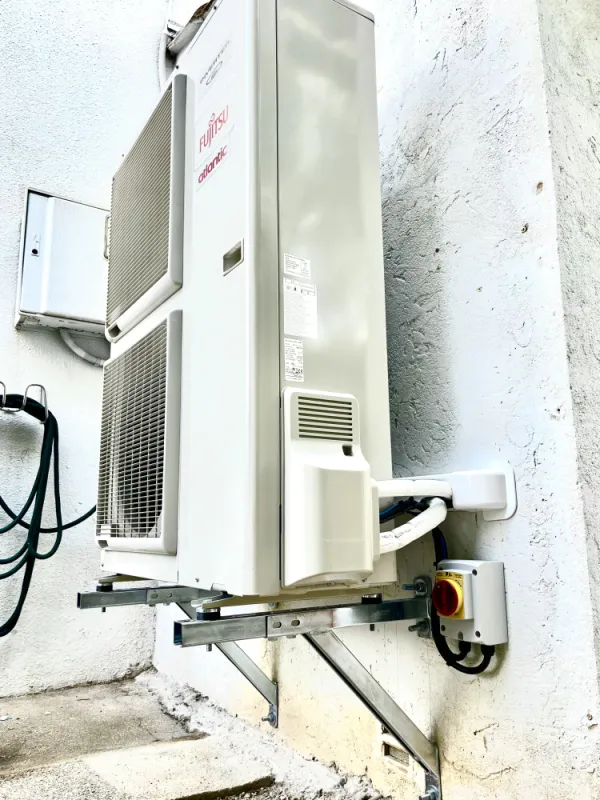 Installation de pompe à chaleur, TWE , WINOCK ENTREPRISE, VITROLLES