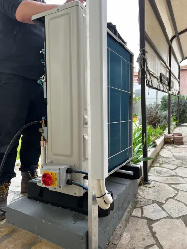 Comment se déroule un dépannage de climatisation étape par étape chez un particulier à Châteauneuf-les-Martigues, Martigues, TWE
