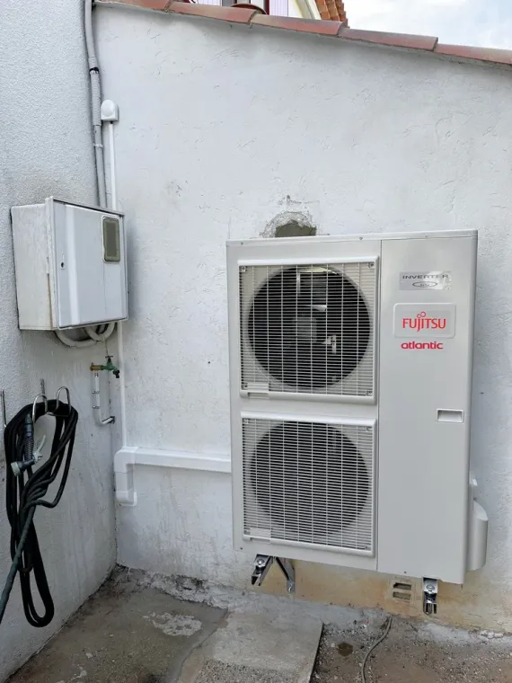 Thermostat, sonde extérieure, loi d’eau : à quoi ça sert sur une pompe à chaleur air eau  à Saint-Mitre-les-Remparts ?, Martigues, TWE